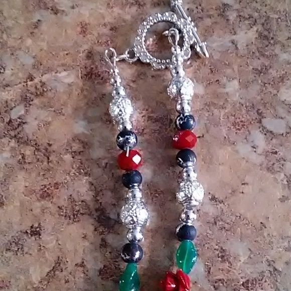 NWOT Women's 2-pc Necklace Set - Picture 5 of 8